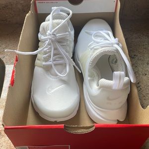 Brand NEW NIKE PRESTO AIR